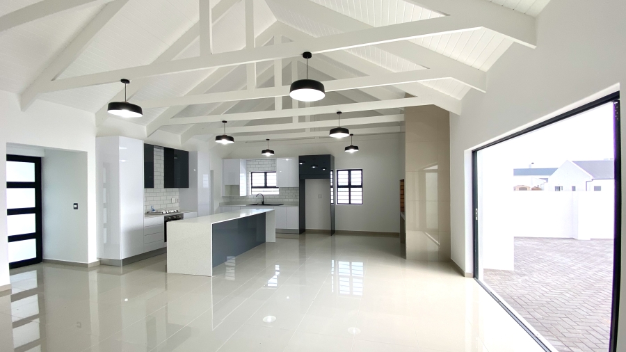 4 Bedroom Property for Sale in Britannia Bay Western Cape